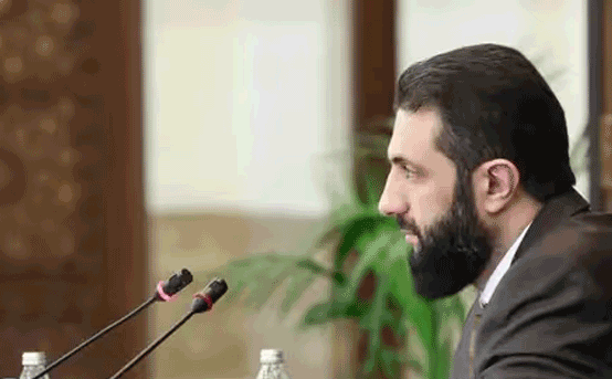 الرئيس أحمد الشرع يصدر مرسوماً يقضي بزيادة الرواتب والأجور للعاملين بالدولة